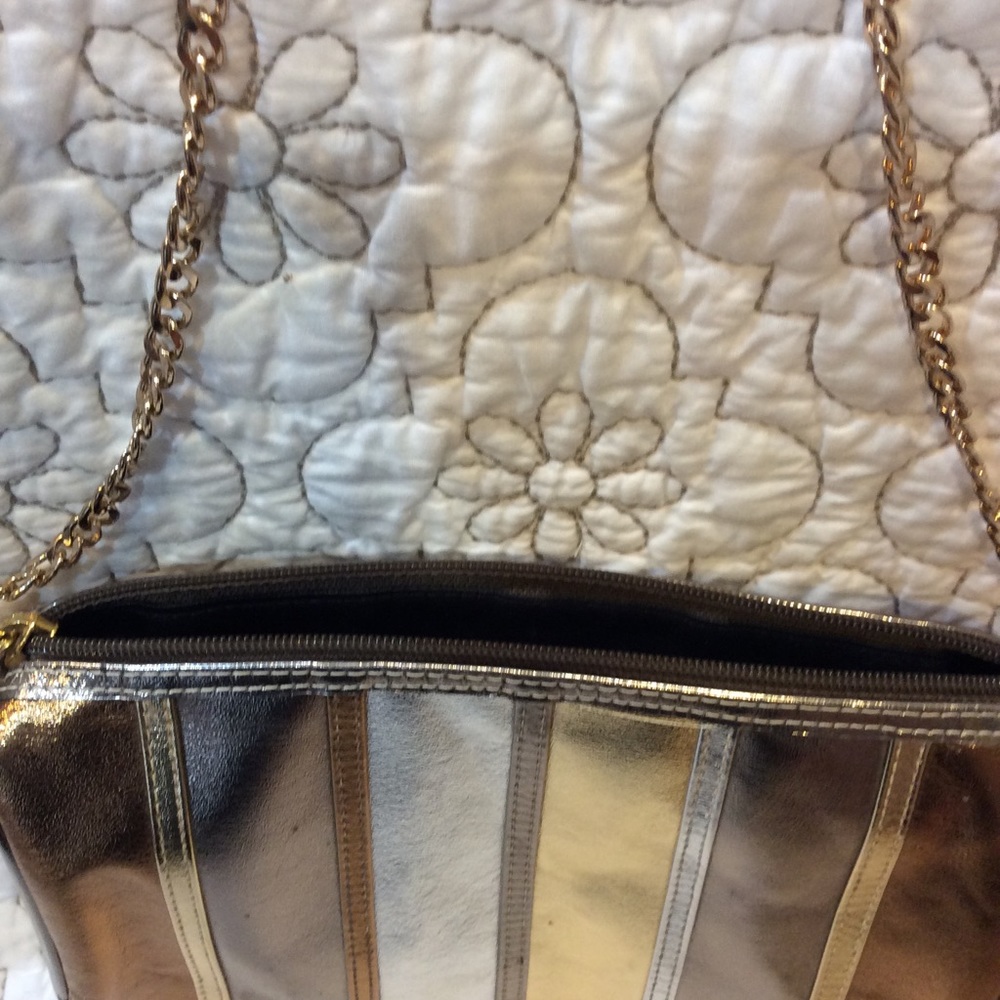 Austin Design Purse - Picture 3 of 8